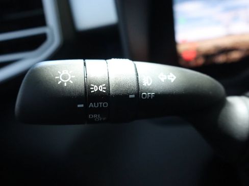 Used 2026 Toyota Tundra Limited w/ TRD Off-Road Package AWD/4WD image 31