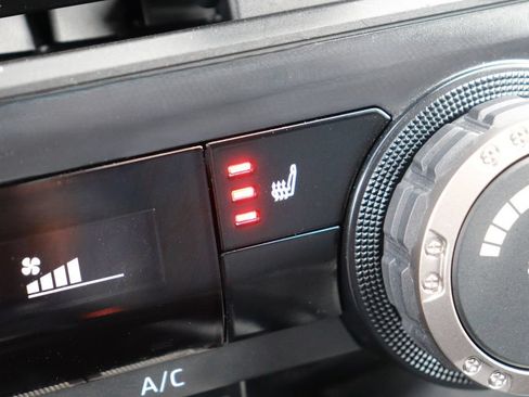 Used 2025 Toyota Tacoma TRD Off-Road AWD/4WD image 18