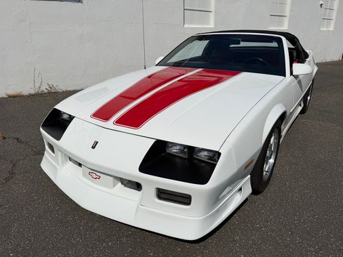 Used 1992 Chevrolet Camaro Z28 RWD image 4