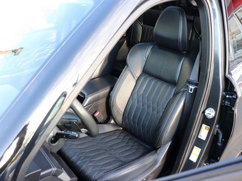 Used 2025 Mitsubishi Outlander SEL image 11