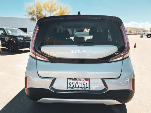 Used 2025 Kia Soul LX FWD image 6