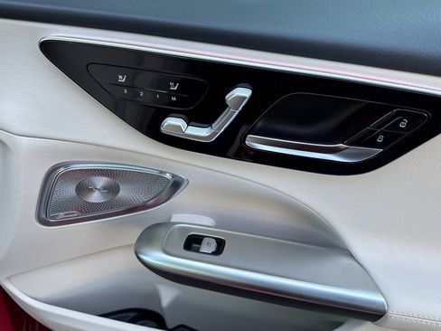 New 2025 Mercedes-Benz C 300 Sedan image 33