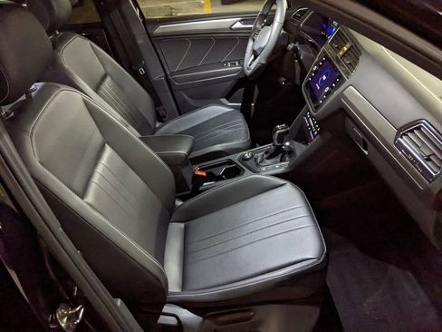 Certified 2022 Volkswagen Tiguan SE R-Line image 22