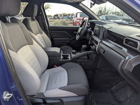 Used 2025 Toyota Tacoma TRD Sport AWD/4WD image 31