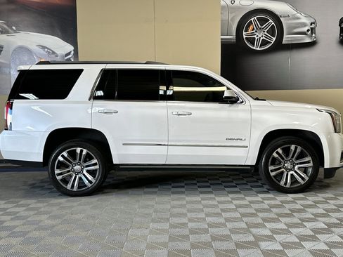 Used 2018 GMC Yukon Denali w/ Denali Ultimate Package image 3