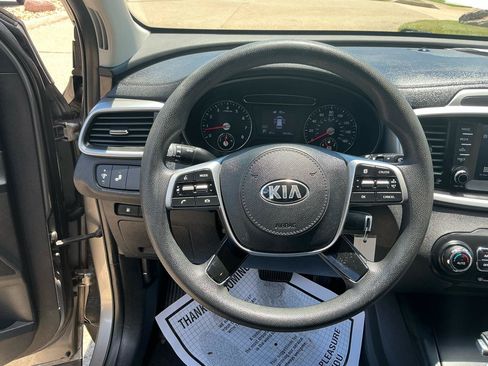 Used 2019 Kia Sorento AWD V6 image 15