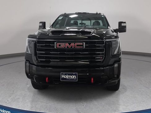 Used 2024 GMC Sierra 2500 AT4 w/ Technology Package AWD/4WD image 3