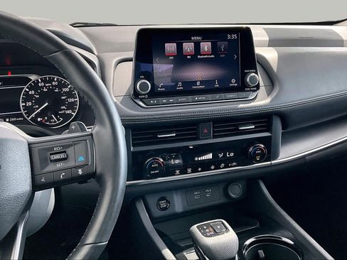 Certified 2025 Nissan Rogue SV AWD/4WD image 7