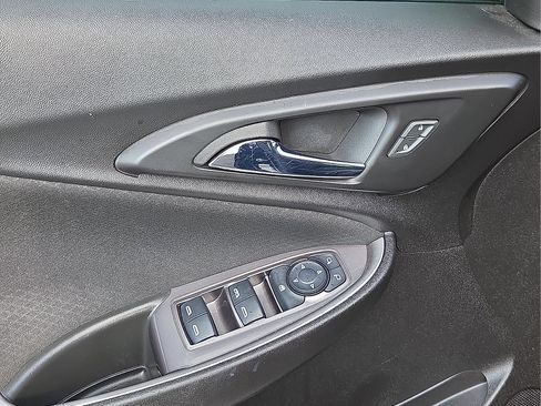 Used 2022 Chevrolet Malibu LT FWD image 13