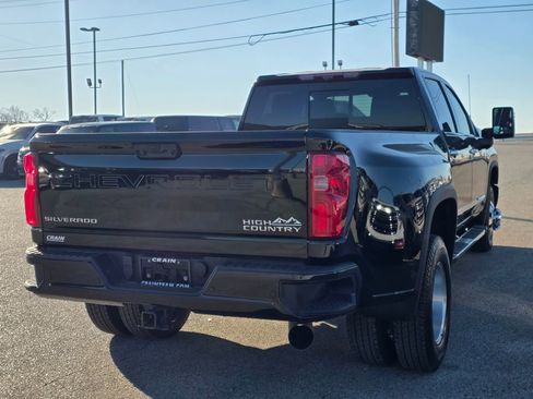 Used 2024 Chevrolet Silverado 3500 High Country w/ High Country Premium Package image 7