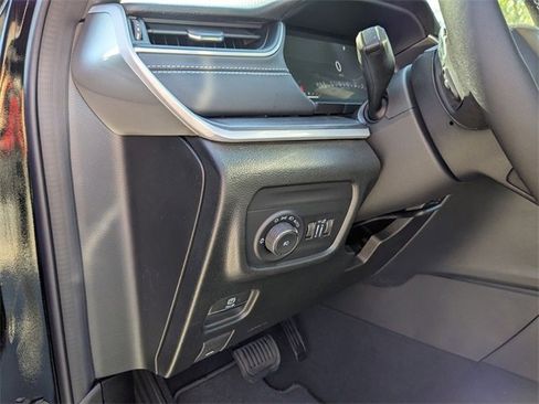 New 2025 Jeep Grand Cherokee Limited image 16