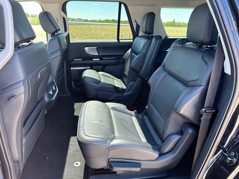 Used 2025 Ford Expedition Max Platinum AWD/4WD image 24