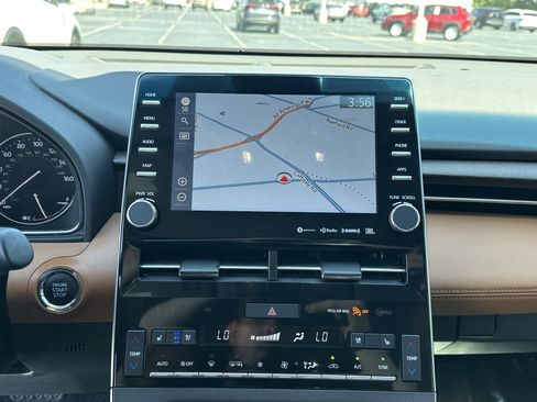 Used 2022 Toyota Avalon Limited w/ Advanced Safety Package FWD image 24