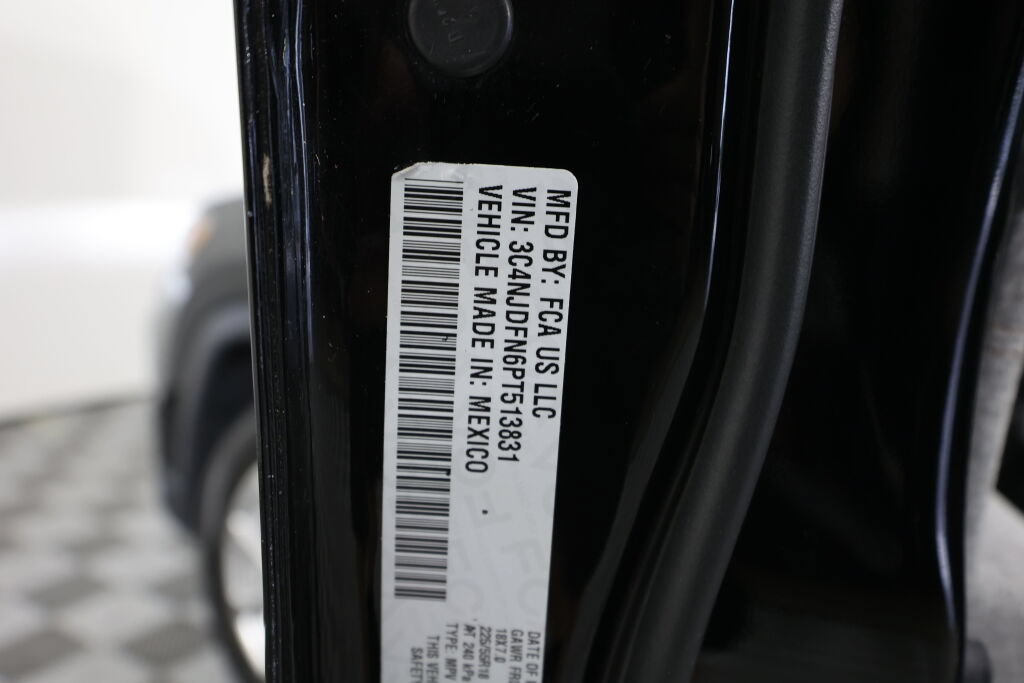 Used 2023 Jeep Compass Latitude AWD/4WD image 39