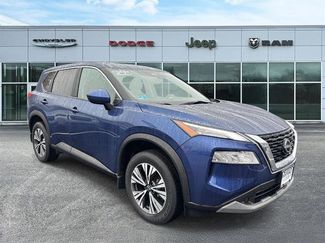 Used 2023 Nissan Rogue SV video 1
