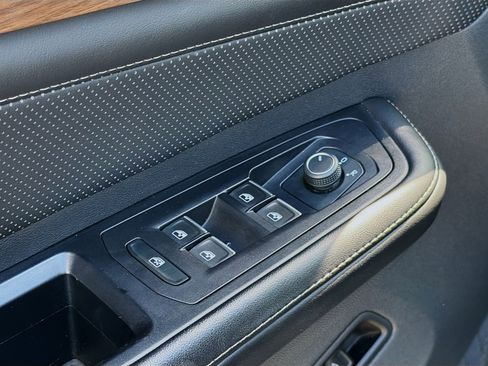 Used 2024 Volkswagen Atlas SE image 23