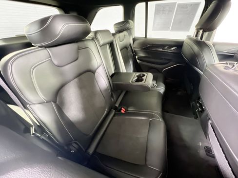 Used 2022 Jeep Grand Cherokee Altitude image 26