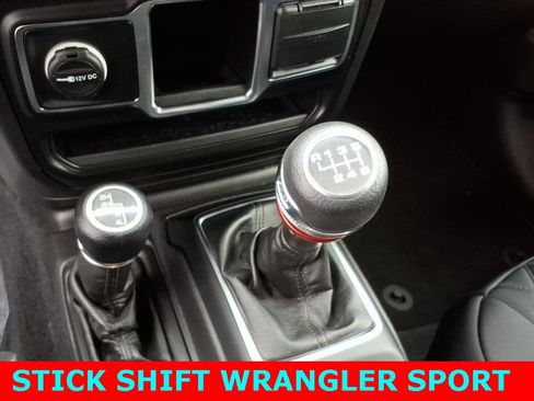 Used 2022 Jeep Wrangler Sport image 18