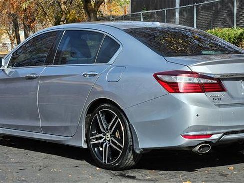 Used 2016 Honda Accord Touring image 3