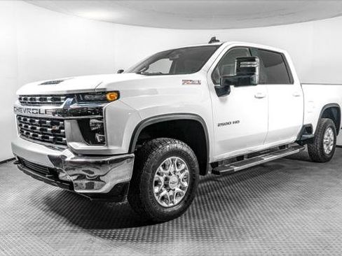 Used 2022 Chevrolet Silverado 2500 LT w/ Convenience Package AWD/4WD image 2