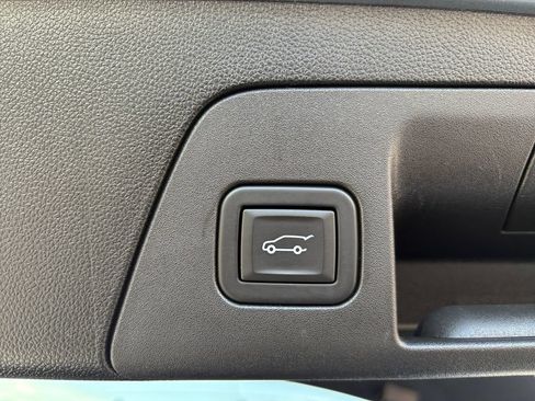 Used 2023 Buick Envision Avenir AWD/4WD image 23