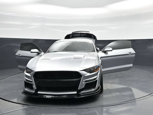 Used 2020 Ford Mustang Coupe RWD image 23