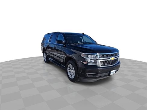 Certified 2017 Chevrolet Suburban LT image 2