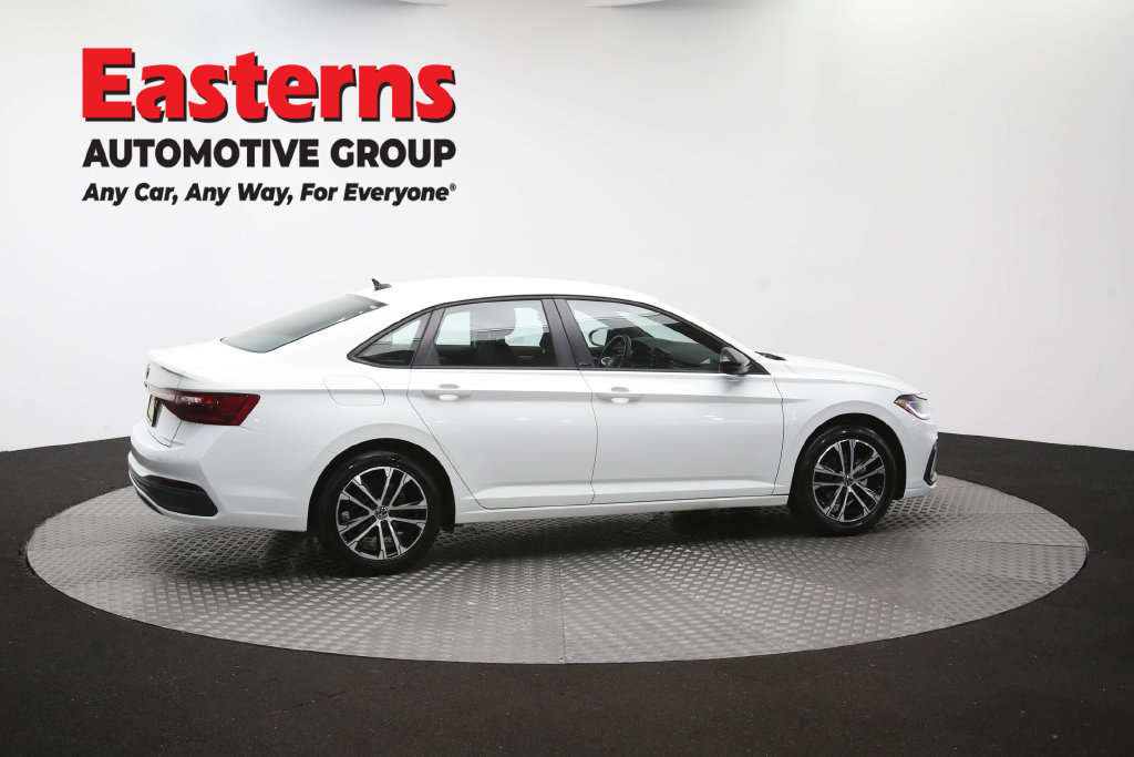 Used 2025 Volkswagen Jetta Sport FWD image 43