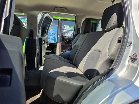 Used 2015 Nissan Xterra X RWD image 21