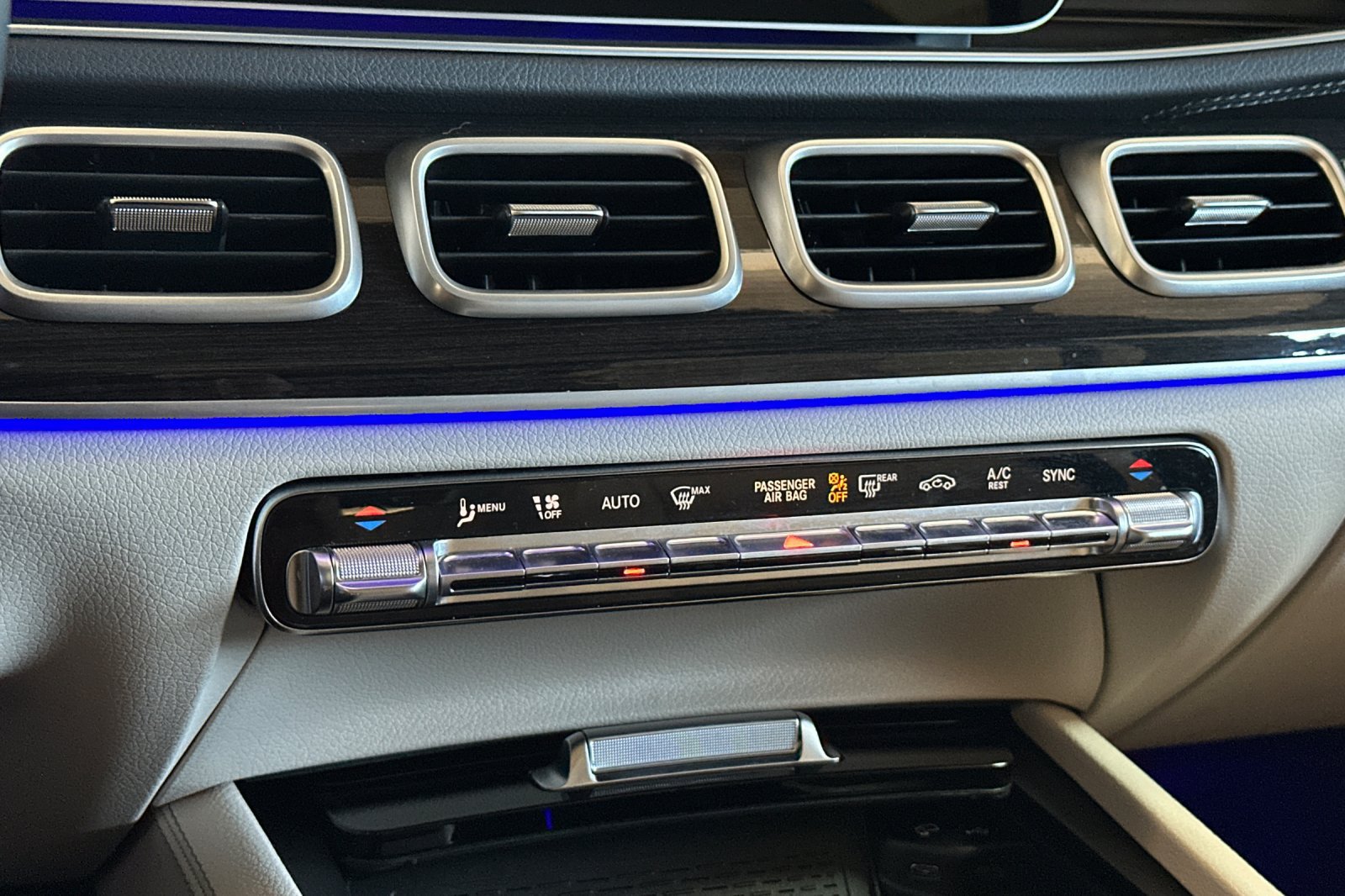 Used 2023 Mercedes-Benz GLS 450 4MATIC image 28