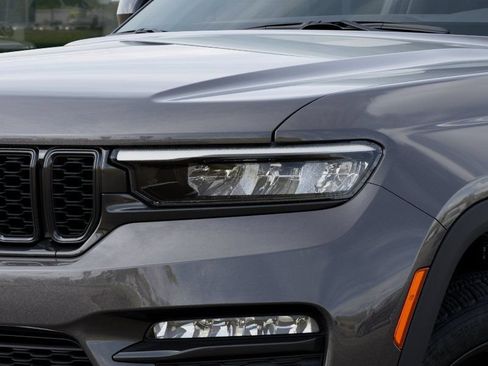 New 2025 Jeep Grand Cherokee Limited w/ Black Appearance Package AWD/4WD image 11