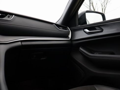 New 2025 Jeep Grand Cherokee Altitude image 38