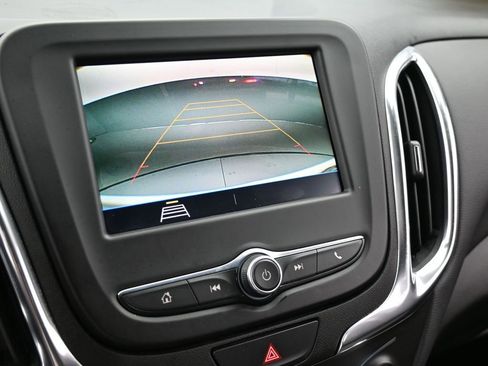 Used 2021 Chevrolet Equinox LT image 22