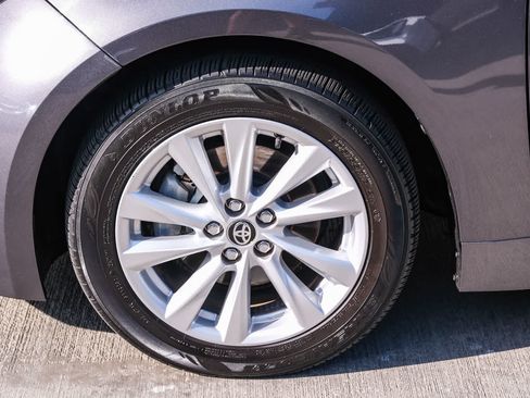 Certified 2025 Toyota Corolla SE w/ SE Package FWD image 10