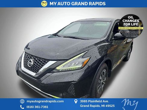 Used 2019 Nissan Murano S image 3