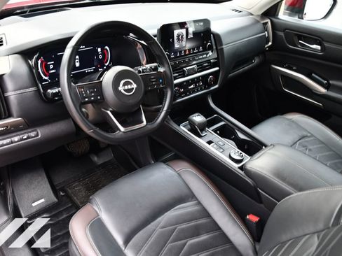 Used 2024 Nissan Pathfinder Platinum AWD/4WD image 22