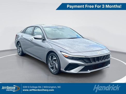 Used 2025 Hyundai Elantra Limited FWD image 1