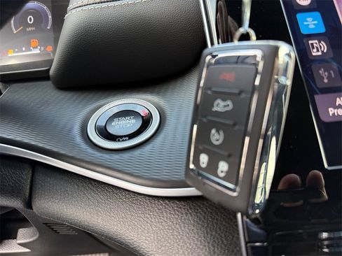 New 2025 Jeep Grand Cherokee Altitude image 29