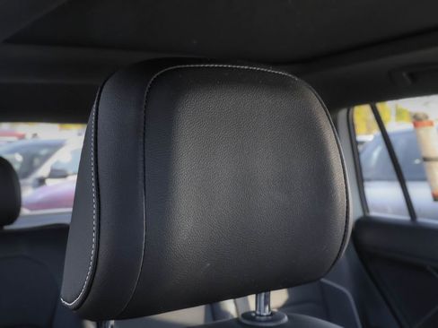 Certified 2022 Volkswagen Tiguan SEL R-Line image 35