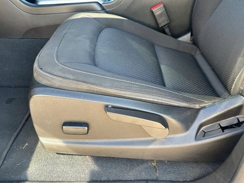 Used 2022 Chevrolet Colorado LT w/ LT Convenience Package image 15