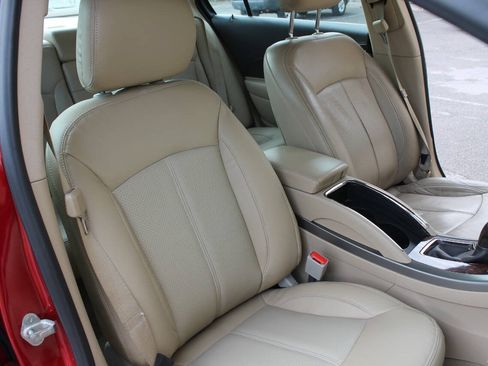 Used 2013 Buick LaCrosse Premium FWD image 32