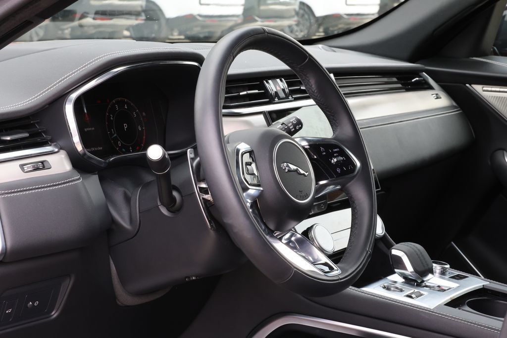 Certified 2026 Jaguar F-PACE R-Dynamic S AWD/4WD image 11