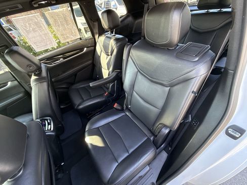 Used 2020 Cadillac XT6 Premium Luxury image 24