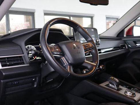 Used 2022 Mitsubishi Outlander SEL image 15