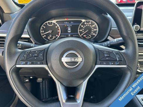 Used 2024 Nissan Altima 2.5 SV FWD image 26