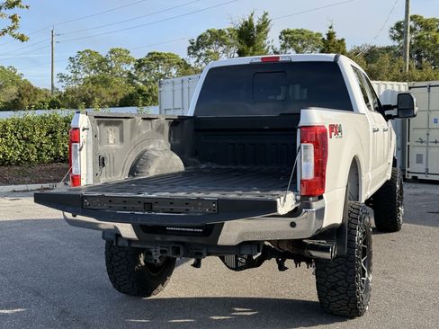 Used 2018 Ford F250 Lariat w/ Lariat Ultimate Package image 13