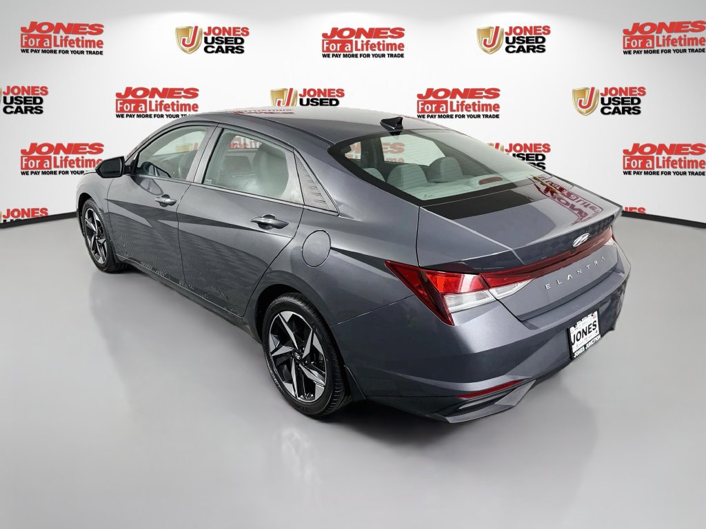 Certified 2023 Hyundai Elantra SEL w/ Convenience Package FWD image 2