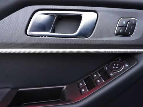 Certified 2025 Ford Explorer ST-Line w/ Premium Package image 9