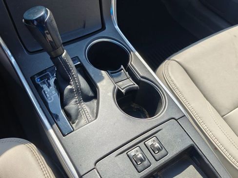 Used 2015 Toyota Camry XLE w/ Moonroof Package FWD image 16