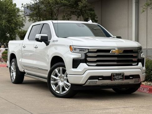 Used 2025 Chevrolet Silverado 1500 High Country AWD/4WD image 2
